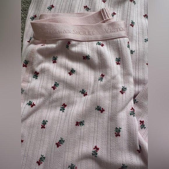 Victoria’s Secret Pink Floral Thermal Pajama Set Womens Medium Henley - Picture 3 of 4